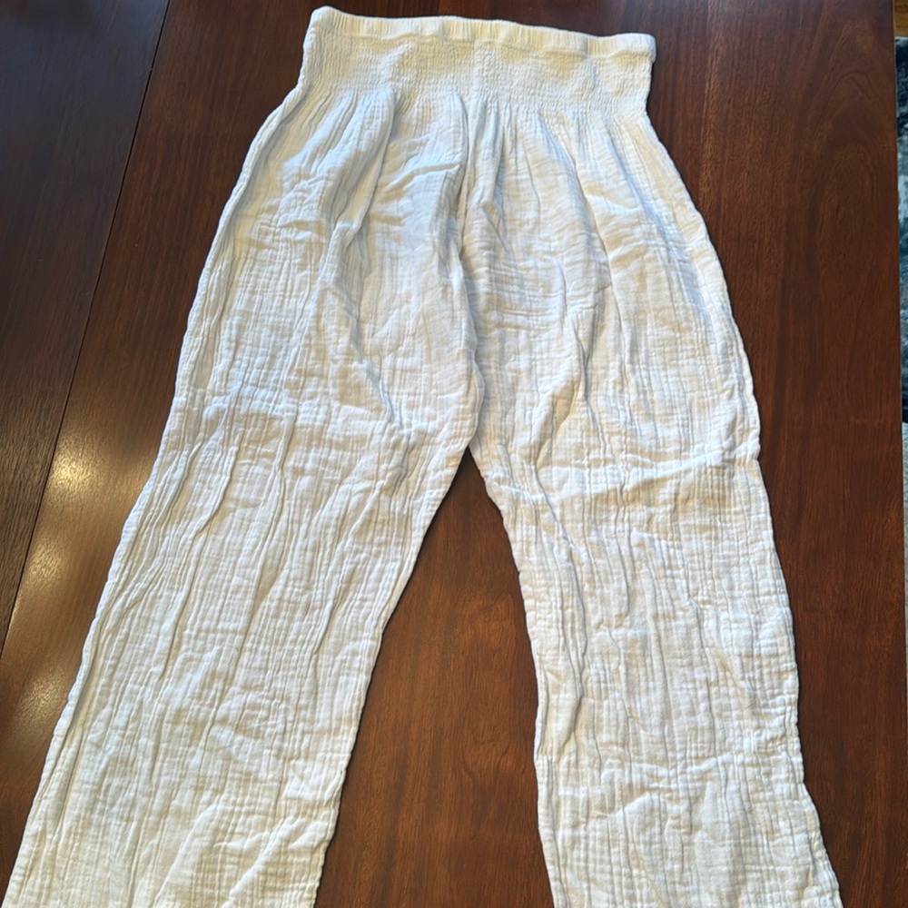 Lightweight white pants - perfect for summer!